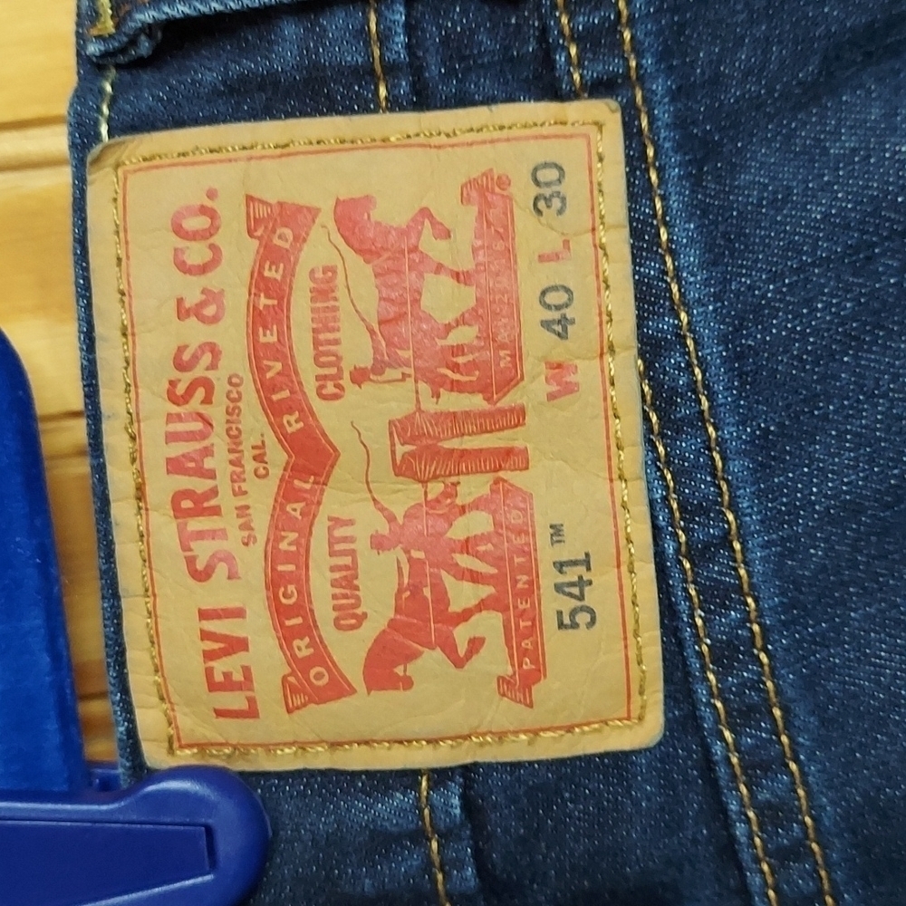 Levi's 541 Jeans - Picture 3 of 8